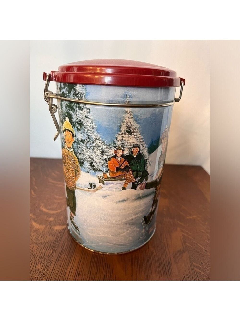 Limited Edition Tim Hortons collector tin. “Skating Pond” Collector series #003 - Picture 3 of 8